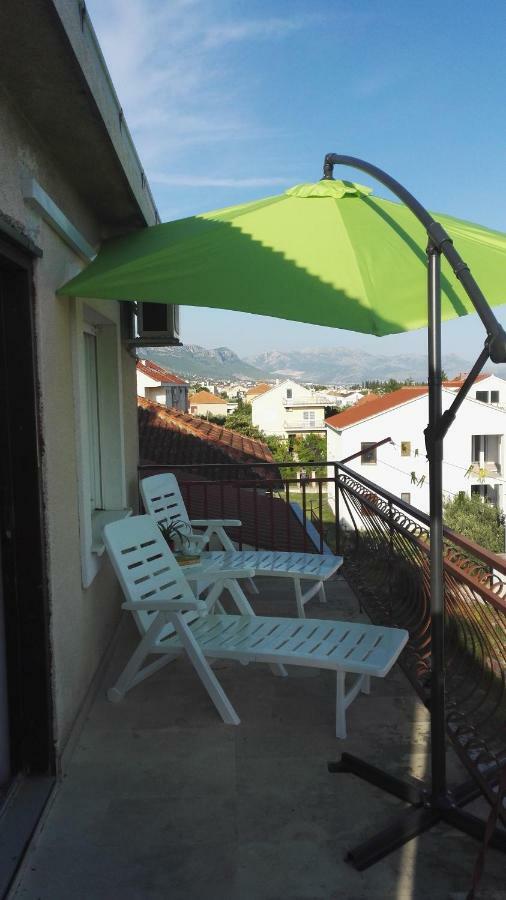 Apartmani Ljubica Каштела Экстерьер фото
