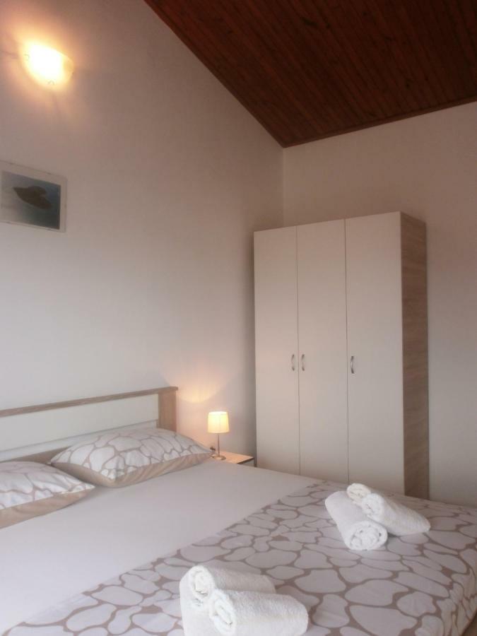 Apartmani Ljubica Каштела Экстерьер фото