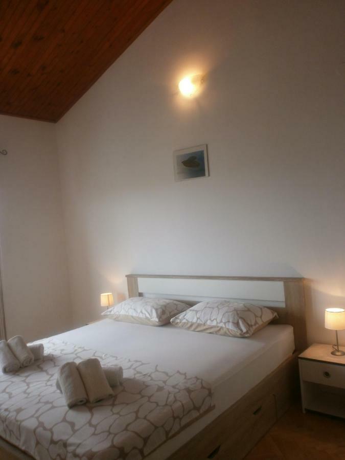 Apartmani Ljubica Каштела Экстерьер фото