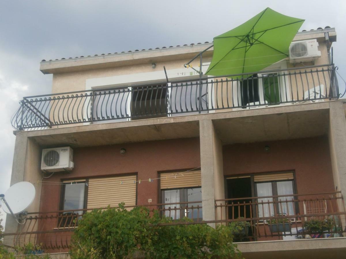 Apartmani Ljubica Каштела Экстерьер фото